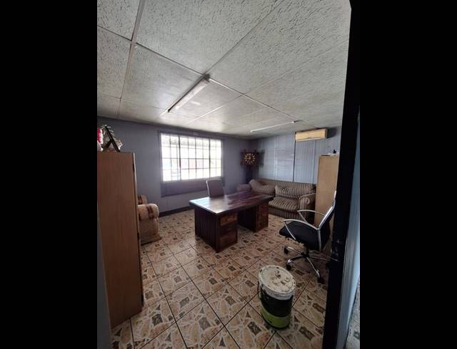 INDUSTRIAL PROPERTY TO RENT IN AUREUS